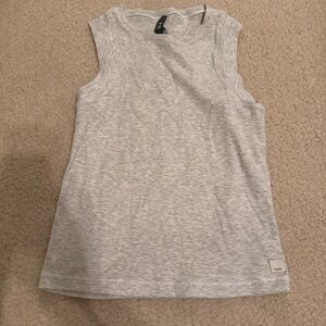 Vuori women pose tank size M